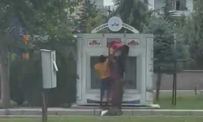 İhtiyaç sahipleri için paylaşım noktasına bırakılan elbiseleri çaldılar