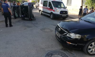 İki otomobil çarpıştı: 1 yaralı