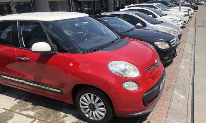 İkinci el otomobil pazarları sessizliğe büründü