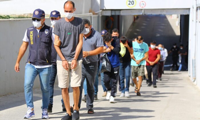 İnternet dolandırıcılarına 11 tutuklama