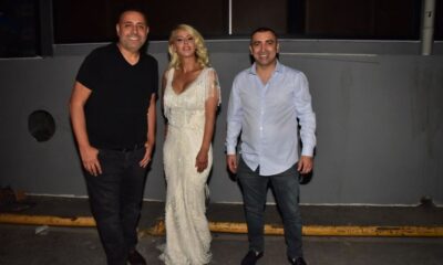 İş adamı Gökhan Reis’in düzenlediği bayram etkinliğinde Ferda Anıl Yarkın ve Ömür Gedik sahne aldı