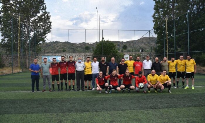 İskilip’te halı saha futbol turnuvası start aldı