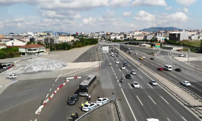 İstanbul’da helikopter destekli trafik denetimi havadan görüntülendi