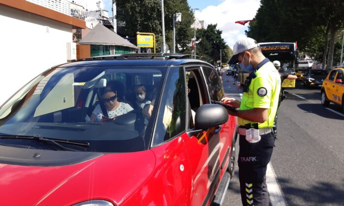 İstanbul’da polis ekiplerinden bayram denetimi