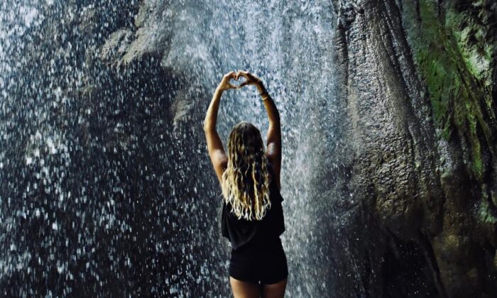 İvana Sert sevgilisi ve oğluyla Fethiye’de tatilde