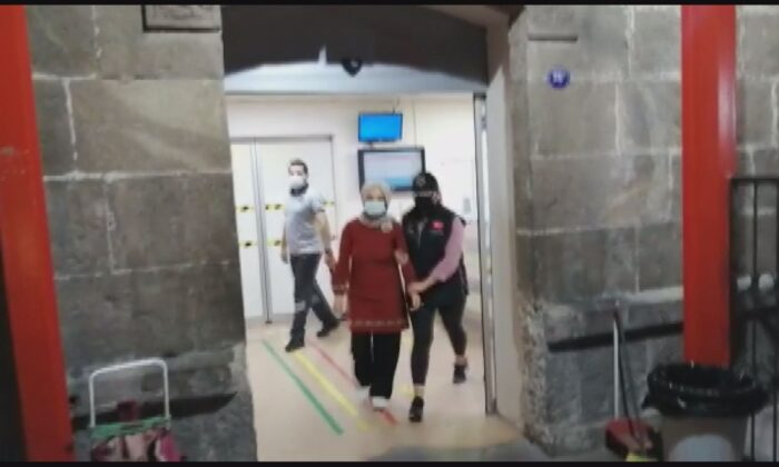 İzmir’de FETÖ operasyonu: Bölge Talebe Mesulü saklandığı adreste yakalandı