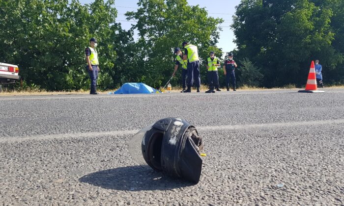 İzmir’deki feci kazada motosiklet sürücüsü yaşamını yitirdi