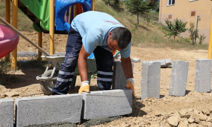 İzmit’in parklarında bakımlar sürüyor