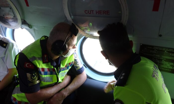 Jandarmadan helikopterle bayram dönüşü trafik denetimi