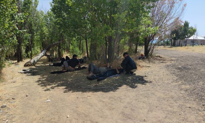 Kaçak göçmenlerin yeni taktiği üçerli grup