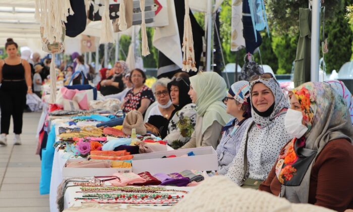 Kadınların pandemi döneminde ürettiği tüm eserler bu sergide