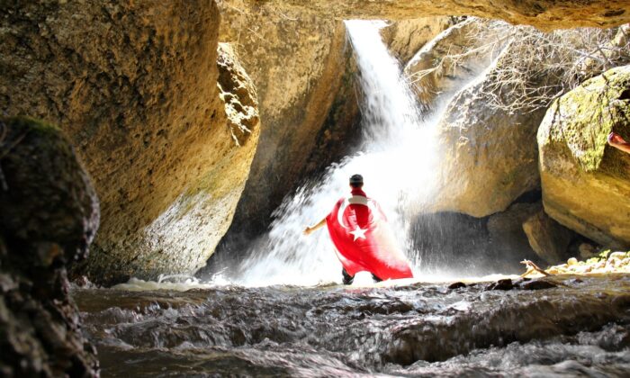 Kahramanmaraş şelaleleri kendine hayran bırakıyor