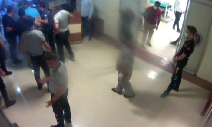 Kahramanmaraş’ta hastanede güvenlik görevlilerine saldırı