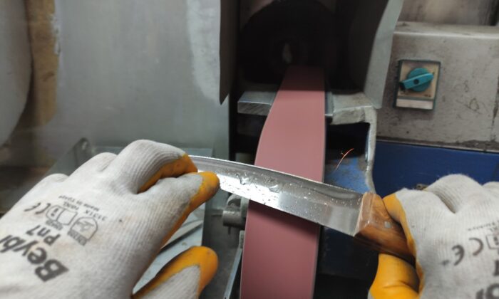 Kaliteli bıçakları yanlış bileterek ziyan etmeyin