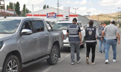 Karantinada olması gereken genç kız uygulamada yakalandı