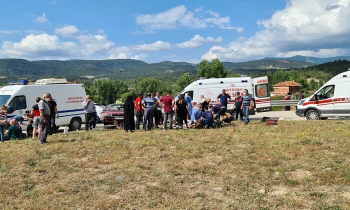 Kastamonu’da iki otomobil çarpıştı: 6 yaralı
