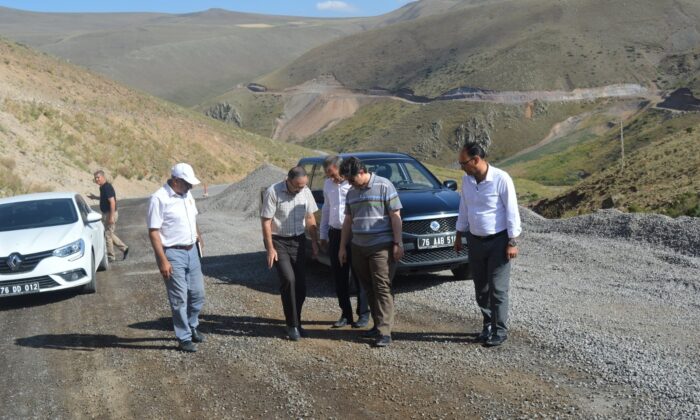 Kaymakam Çiğdem yol yapım çalışmalarını inceledi