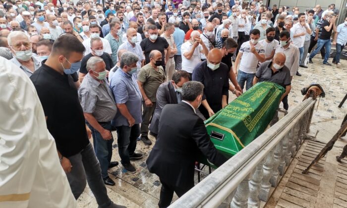 Kazada hayatını kaybeden CHP Gençlik Kolları Başkanı son yolculuğuna uğurlandı