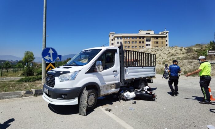 Kazaya karışan sürücü aracını bırakıp kaçtı