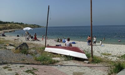 Kısıtlamalar bitti, o günlerin stresini denize girerek attılar