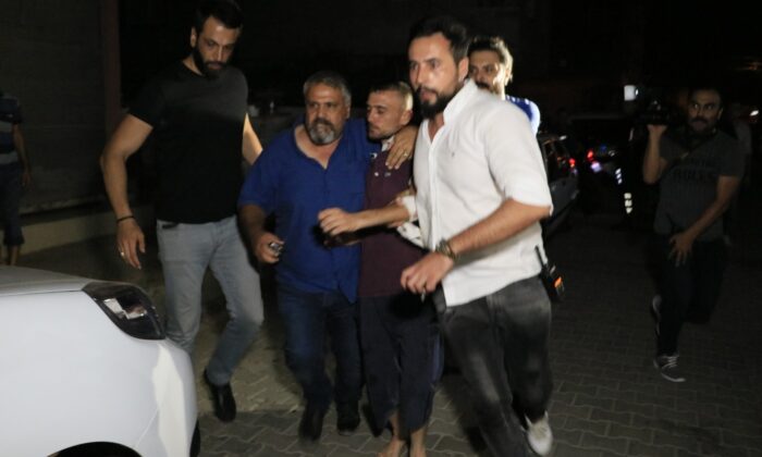 Kız alıp verme meselesi yüzünden amcasını ve kuzenini pompalı tüfekle vurarak ağır yaraladı