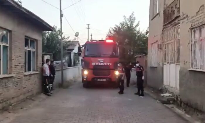 Komşular bayramlaşmaya gidince yaşlı adamın evinde öldüğü ortaya çıktı