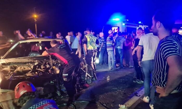 Kontrolden çıkarak karşı şeride geçen araç dehşet saçtı: 1’i çocuk 5 yaralı