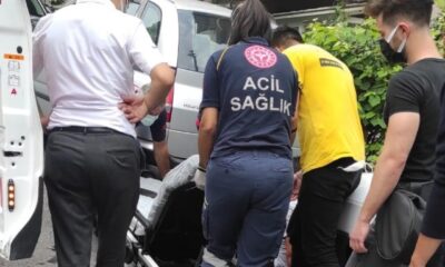 Kontrolünü kaybettiği motosikletiyle yola savrulan kurye yaralandı