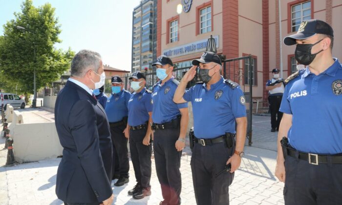 Konya Emniyet Müdürü Dinç silah arkadaşlarıyla bayramlaştı