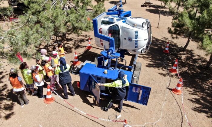 Konya Emniyetinden çocuklara eğlenceli eğitim