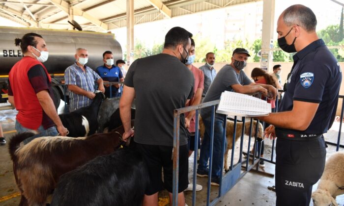 Konyaaltı Belediyesi’nden kurban denetimi