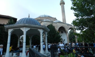 Kosova’da yüzlerce Müslüman Kurban Bayramı namazını kıldı