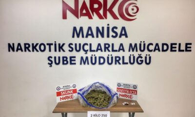 Kovalamaca sonucu durdurulan araçta uyuşturucuyla yakalandılar