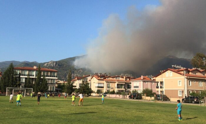 Köyceğiz’de yangın devam ediyor, Dalaman’daki yangın söndürüldü