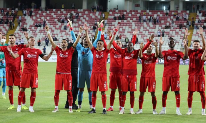 Kulüplerden Sivasspor’a tebrik mesajları