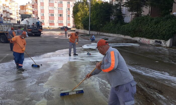 Kurban kesim alanları temizlendi, Sincan’da dip köşe pırıl pırıl yapıldı
