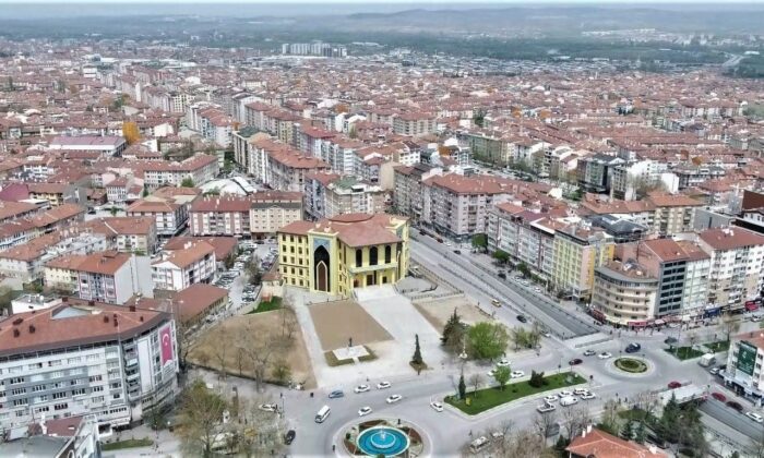 Kütahya’da Korona’dan bin 666 kişi hayatını kaybetti