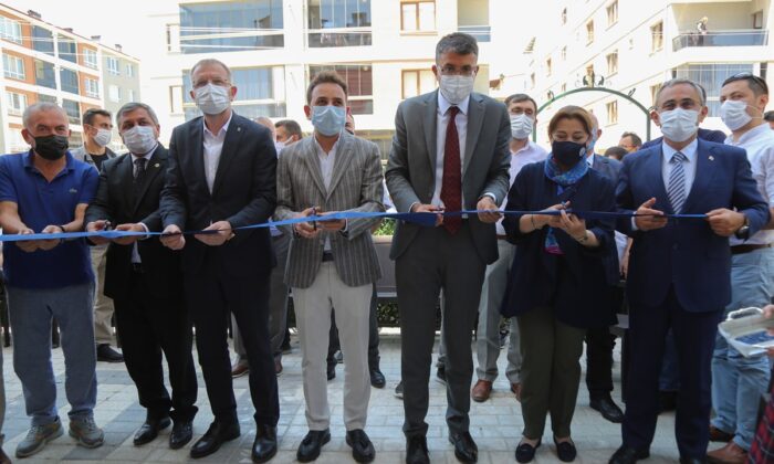 Kütahyalı gençler ’3’ü bir arada kitap kahve’de buluşuyor