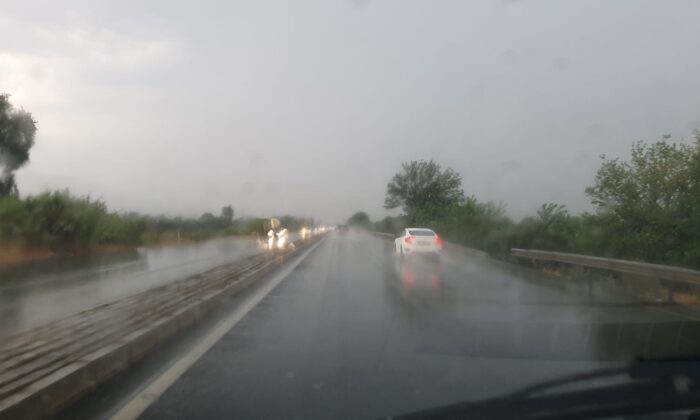 Kuyucak’da sağanak yağış etkili oldu