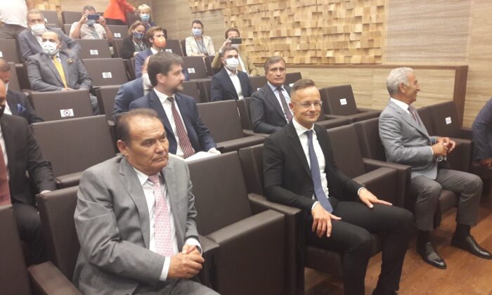 Macar Kültür Merkezi’nde Macar ve Türk futbol tarihini anlatan sergisi açıldı