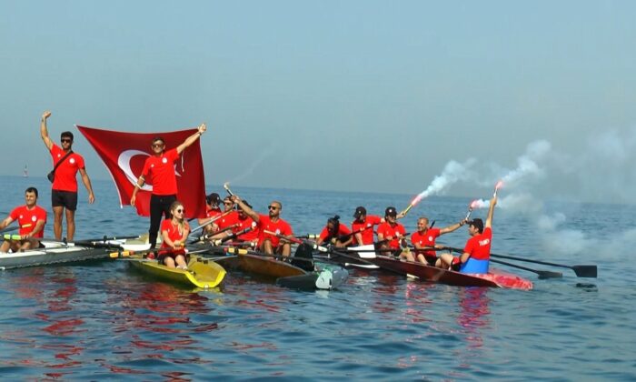 Maltepe sahilde özgürlüğe kürek çektiler