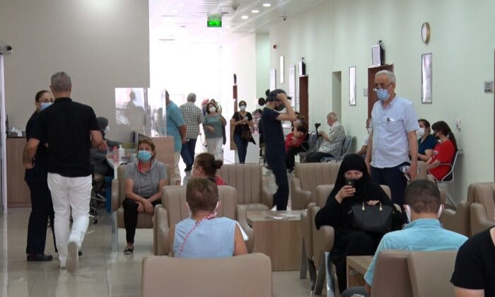 Maltepe Tıp Merkezi 4 poliklinikte hasta kabulüne başladı