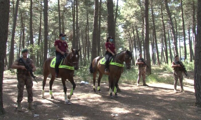 Maltepe’de orman yangınlarına karşı helikopter destekli ve atlı denetim