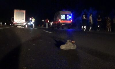 Manisa’da tırın altında kalan elektrikli bisiklet sürücüsü hayatını kaybetti