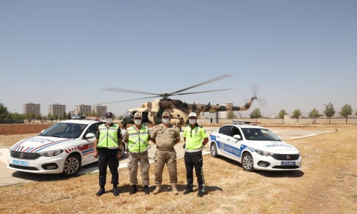 Mardin’de helikopter ile havadan trafik denetimi yapıldı