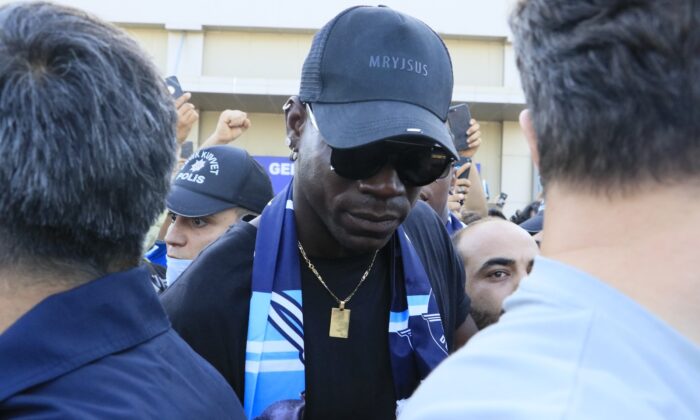 Mario Balotelli’ye Adana’da coşkulu karşılama
