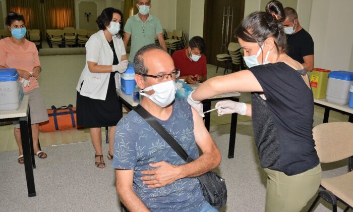 MATSO üyeleri ve ailelerine toplu aşı uygulaması