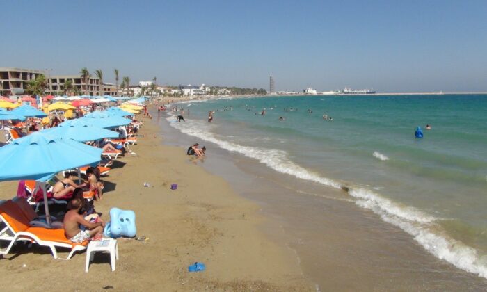 Mersin sahillerinde bayram yoğunluğu