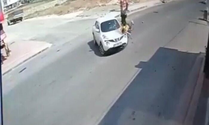 Mersin’de motosiklet kazaları güvenlik kameralarına yansıdı