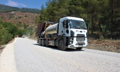 Mersin’in kırsal kesimlerinde yol çalışmaları sürüyor